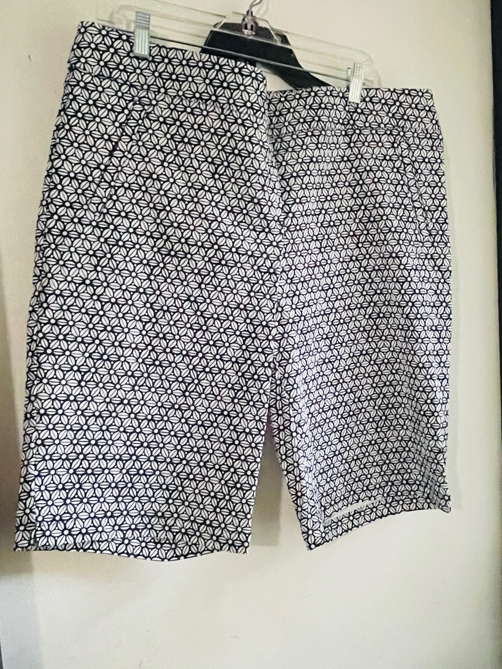 Kim Rogers Navy & White Floral Geometric shorts